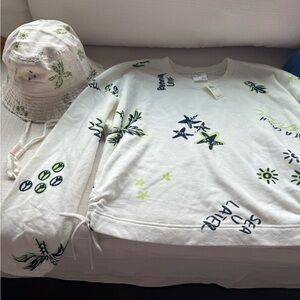 Offline by Aerie bucket hat and XS sweater lightweight oversized